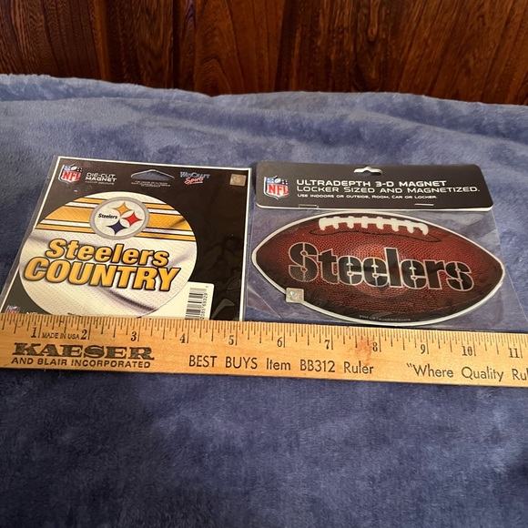 Pittsburgh Steelers Bundle, includes 2 indoor/outdoor magnets & noise maker, new - Picture 7 of 8